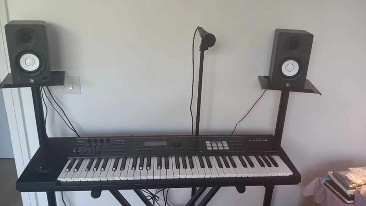 Roland Juno DS 61 Key Synthesizer Keyboard with Yamaha HS3 Powered Studio Monitors - Image 1