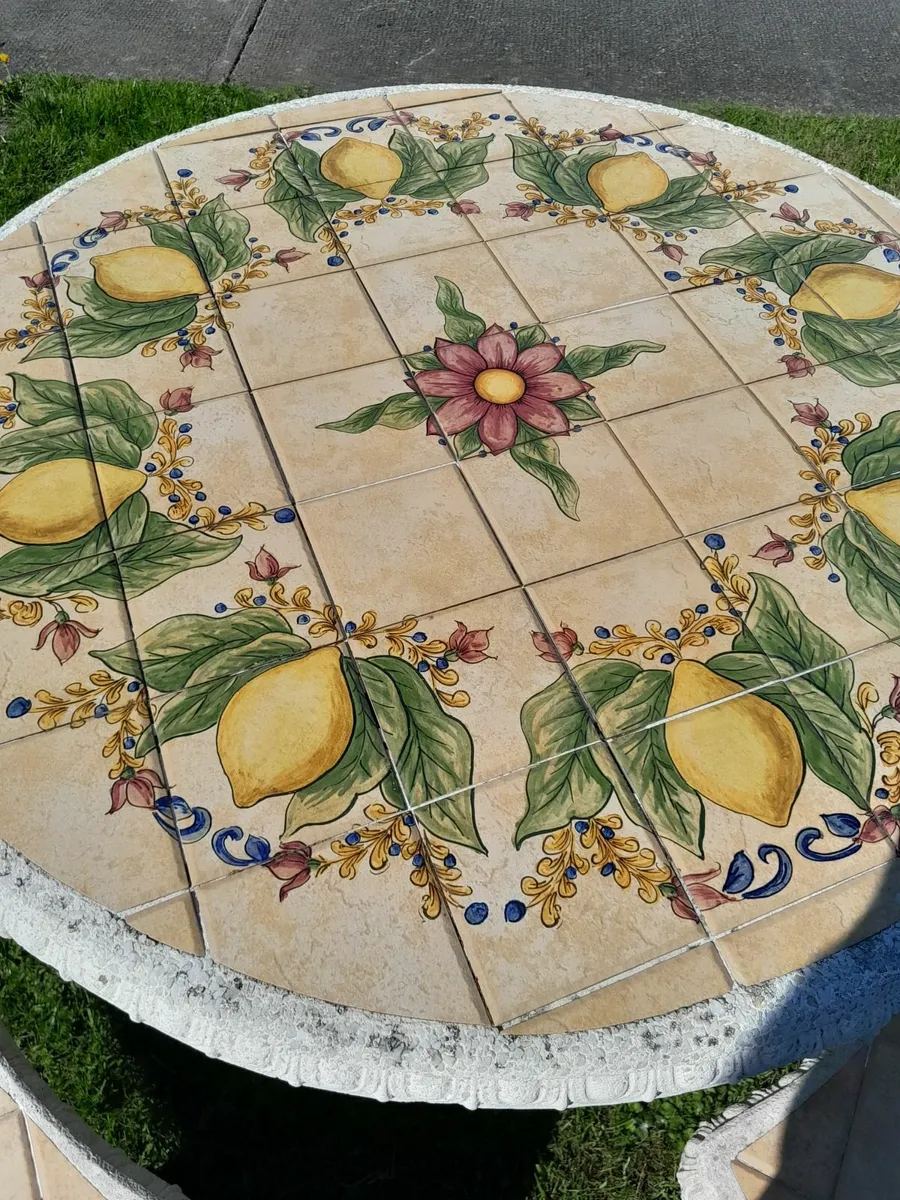 Garden furniture - Image 1