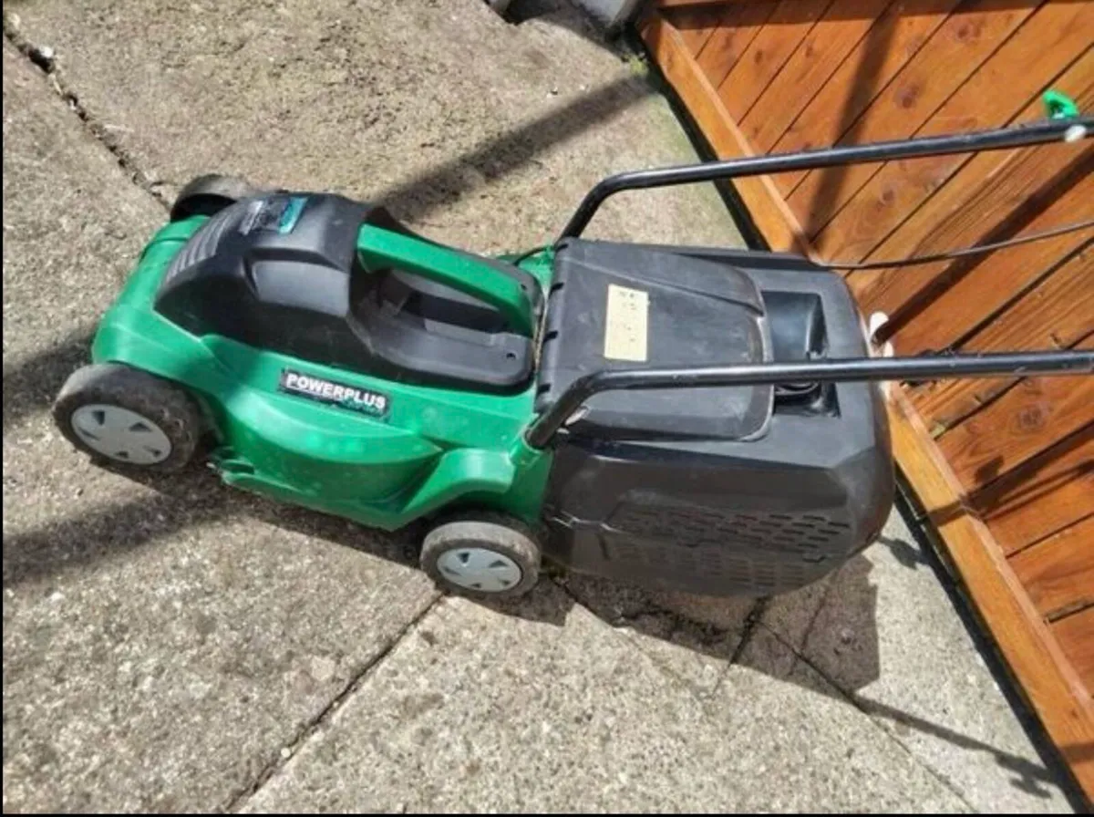 Lawn mower - Image 1