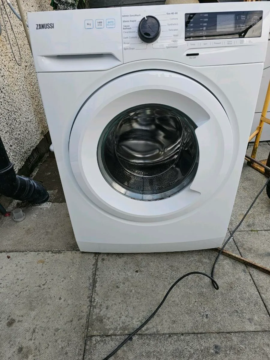 9kg zanussi washing machine 1400 spin - Image 2