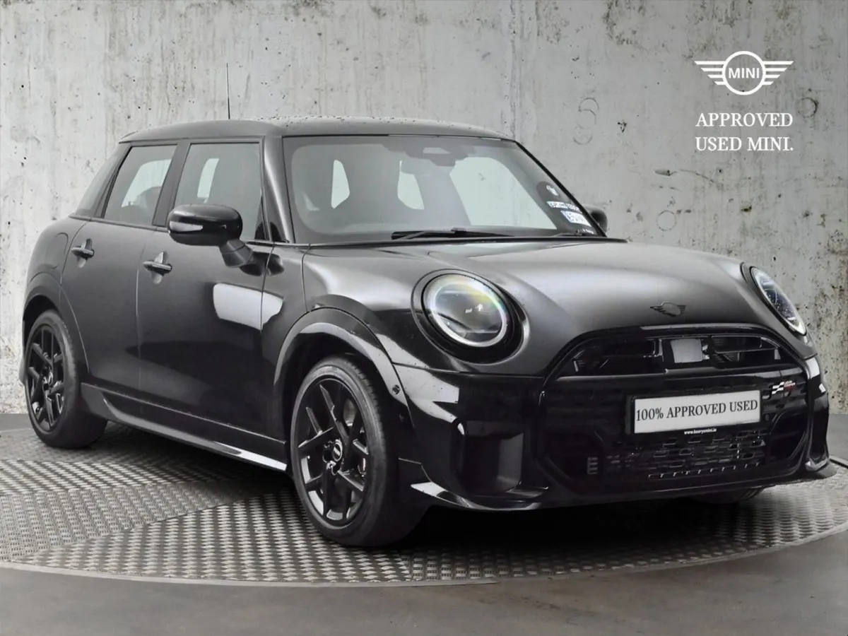 MINI HATCH Cooper C 5 Door - Image 2