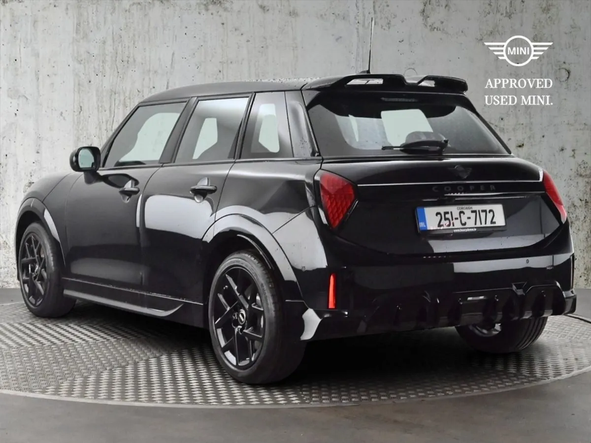 MINI HATCH Cooper C 5 Door - Image 3