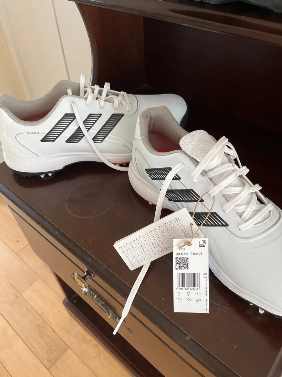 Golf shoes