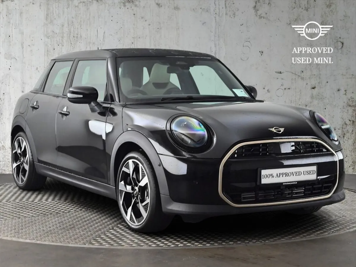 MINI HATCH Cooper C 5 Door - Image 1