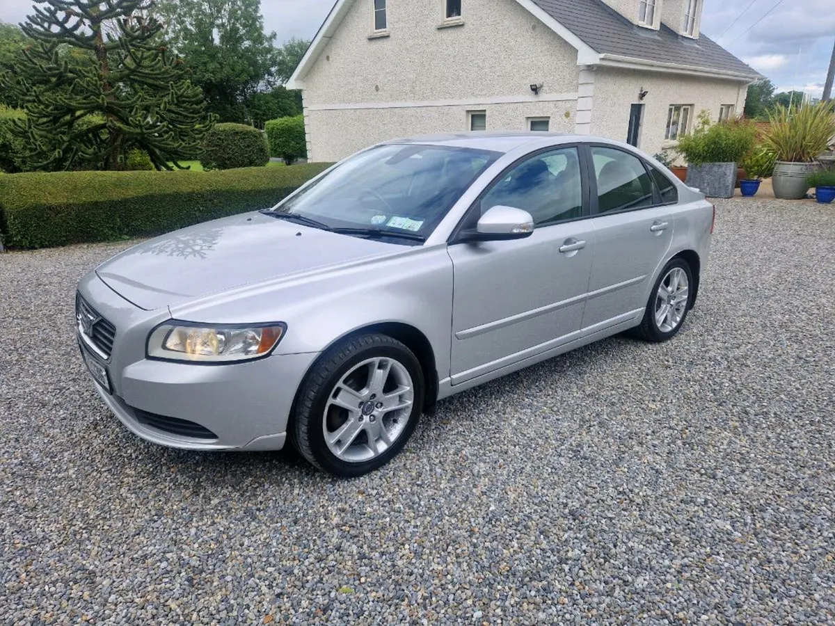 Volvo s40 2010 - Image 2