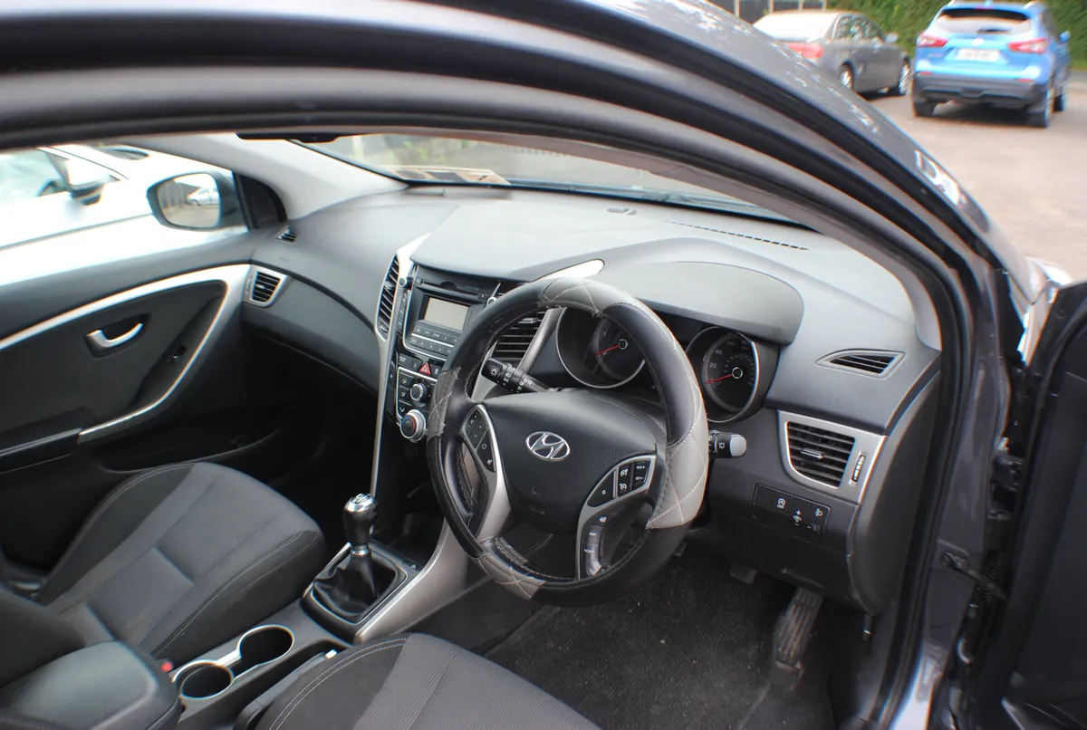 Hyundai i30 2015 1.6 DELUXE 5DR GREY - Image 3