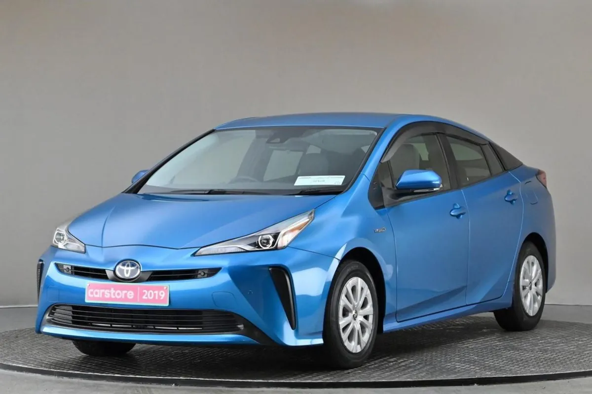 Toyota Prius 1.8 Hybrid Face Lift Model 2tone Int - Image 3