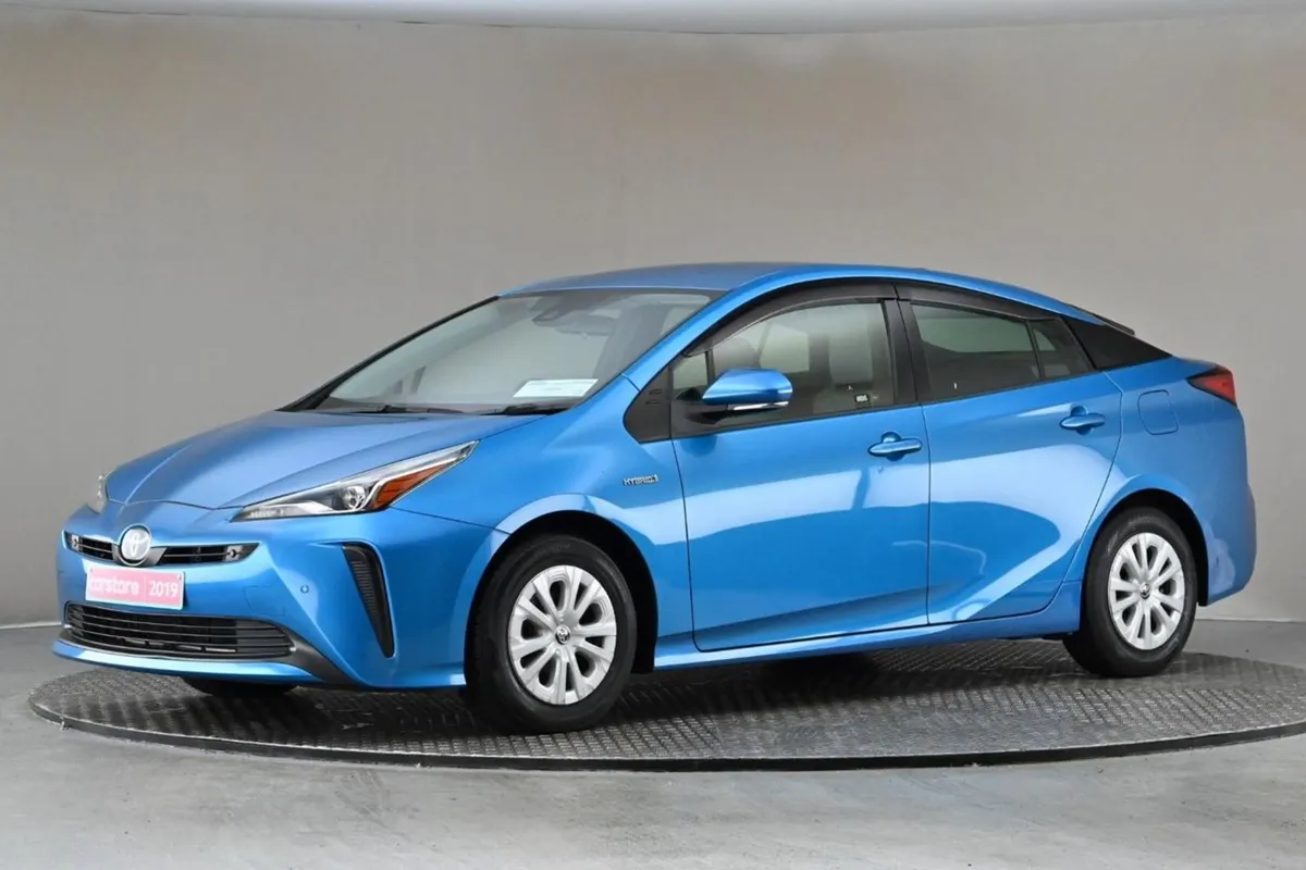 Toyota Prius 1.8 Hybrid Face Lift Model 2tone Int - Image 4