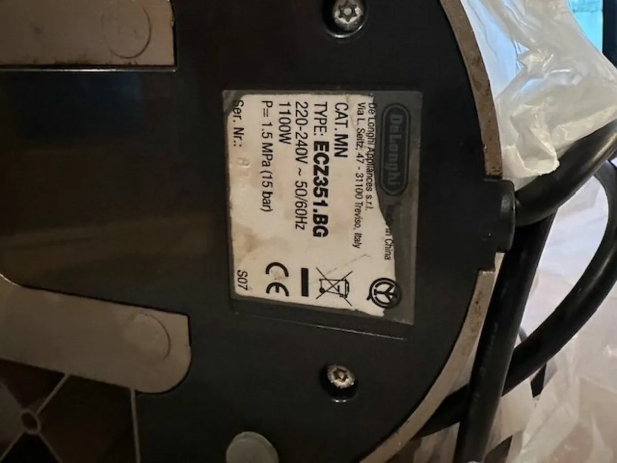 De Longhi Scultura Coffee Machine - Image 4