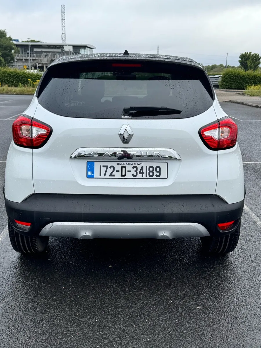 Renault Captur 1.2Petrol Intence 2Tone Car - Image 3