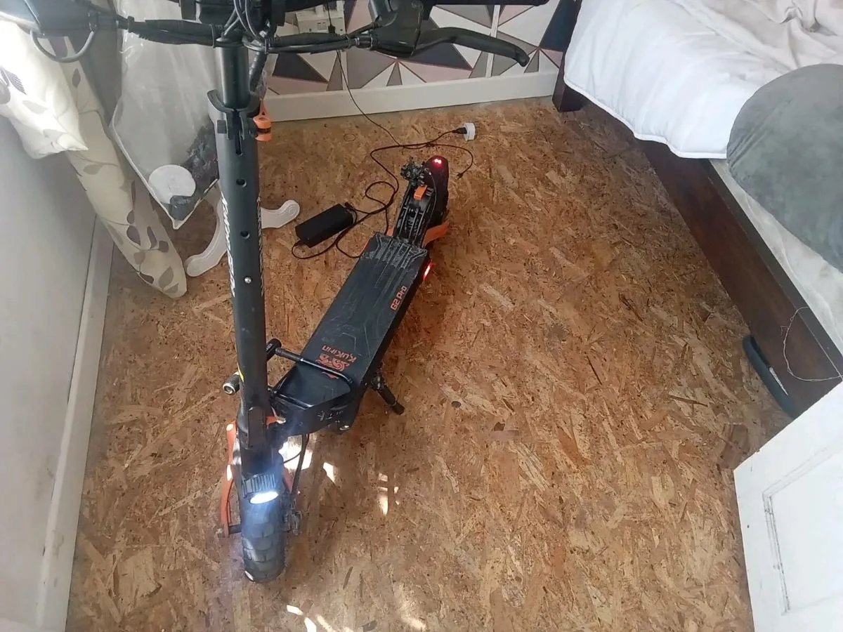 Electric scooter - Image 3