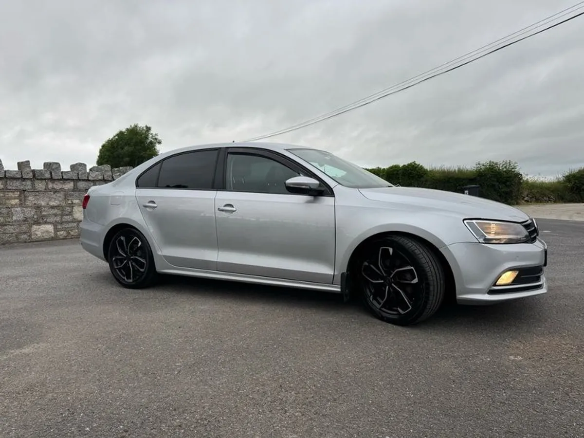2015 Volkswagen Jetta - Image 1