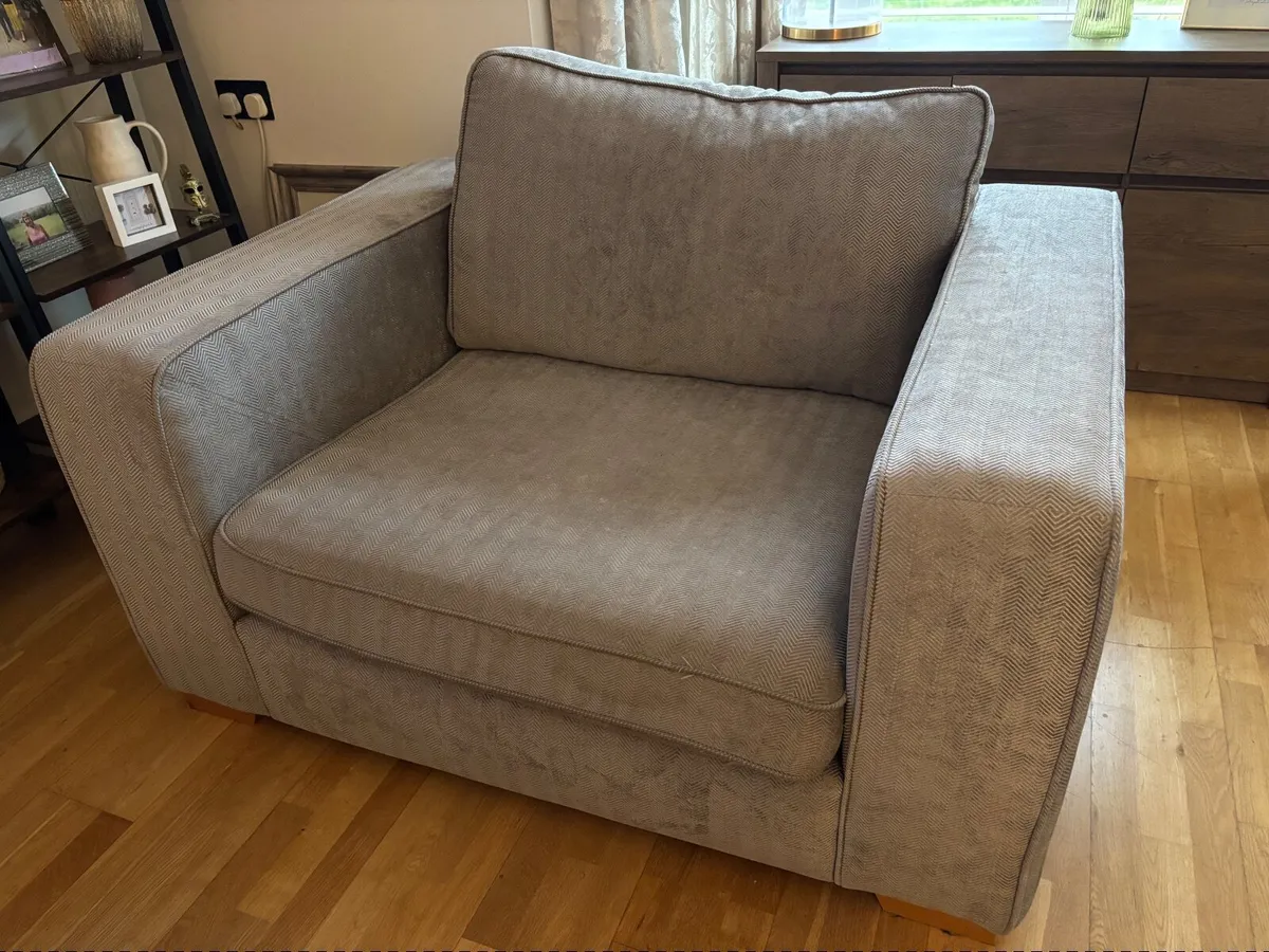 Arm Chair - Image 1