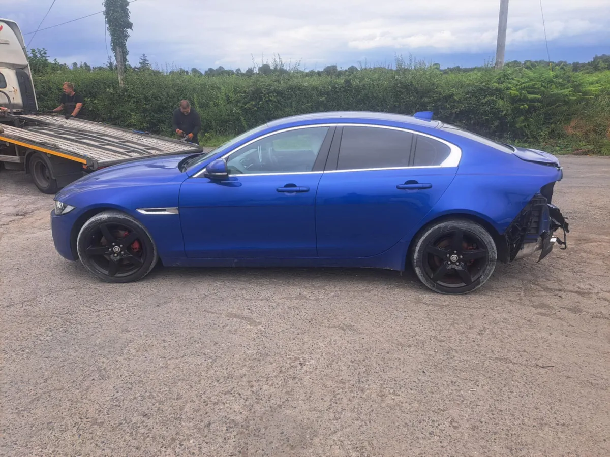 2016 JAGUAR XF 2.0 DIESEL FOR BREAKING - Image 2