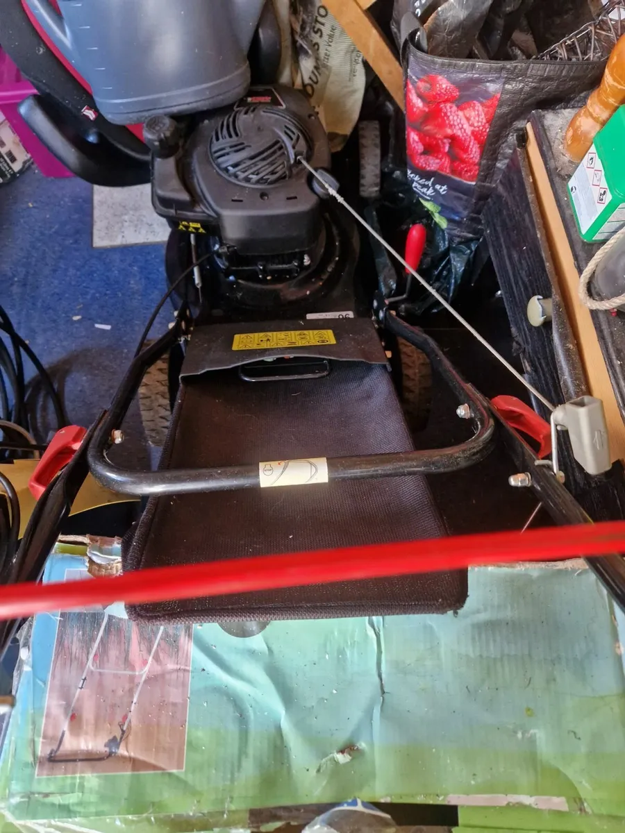 Gardening tools - Image 1