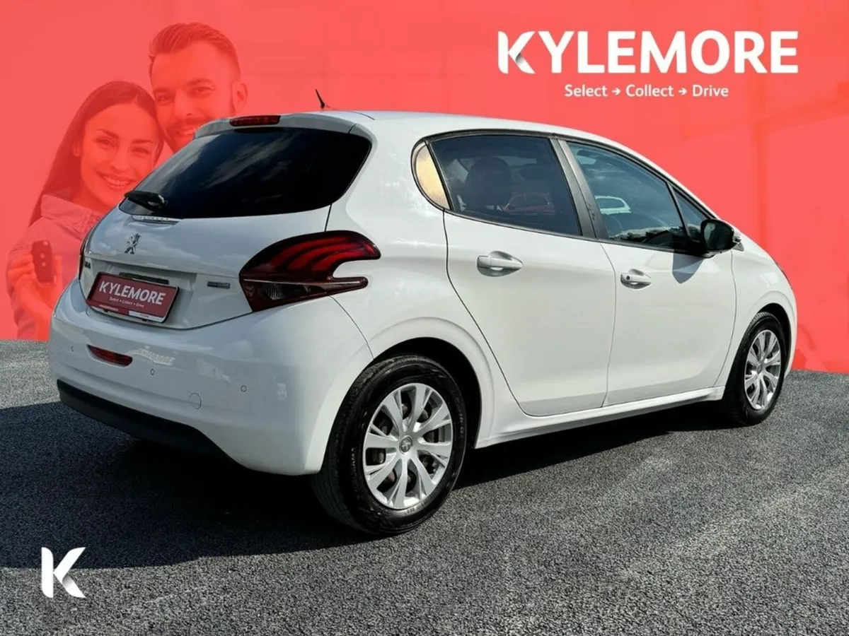 Peugeot 208 1.2 AUTOMATIC - PARKING ASSIST - Image 4