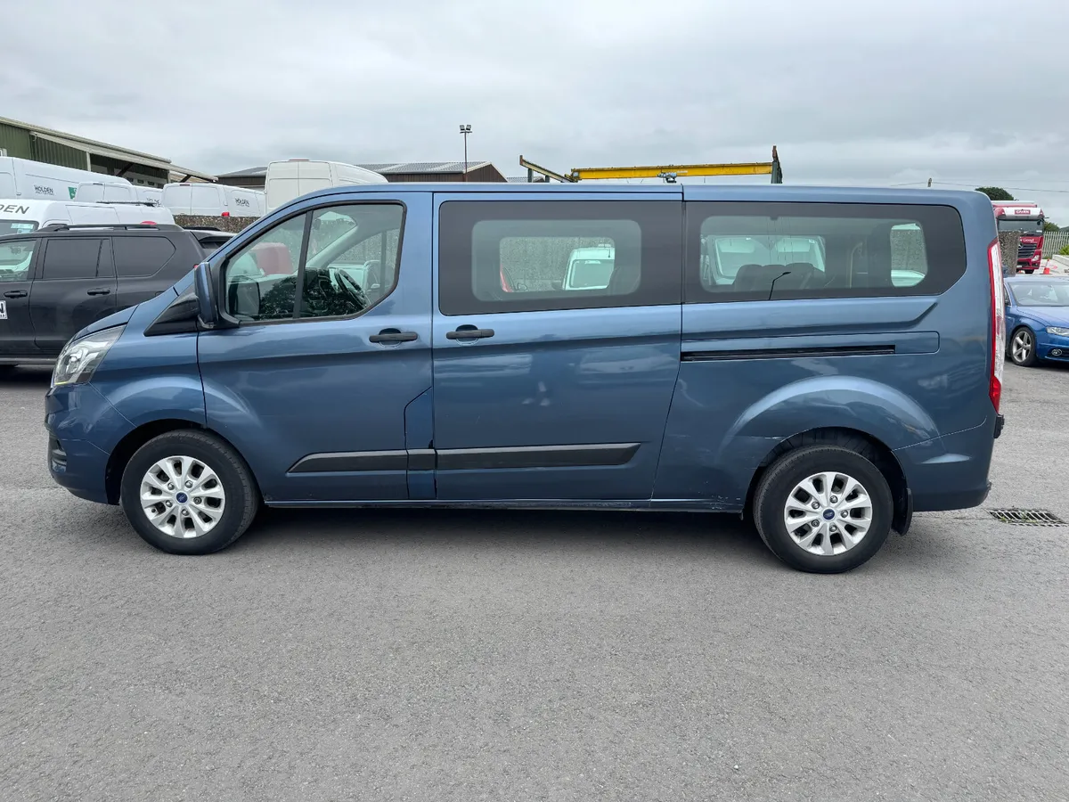 UNRESERVED 2020 FORD TCUSTOM 9 SEATER SHUTTLE - Image 2