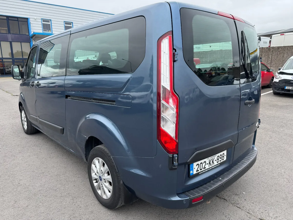 UNRESERVED 2020 FORD TCUSTOM 9 SEATER SHUTTLE - Image 3
