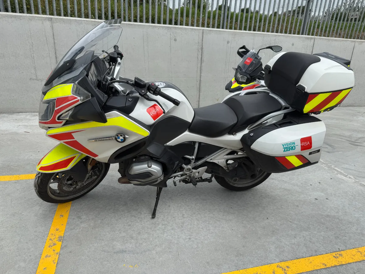 UNRESERVED 2017 BMW R1200RT MOTORCYCLE FOR AUCTION - Image 2