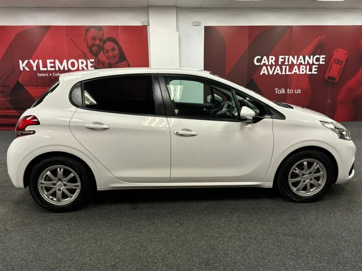 Peugeot 208 1.2 AUTOMATIC - ALLOY WHEELS - REVERSE - Image 2