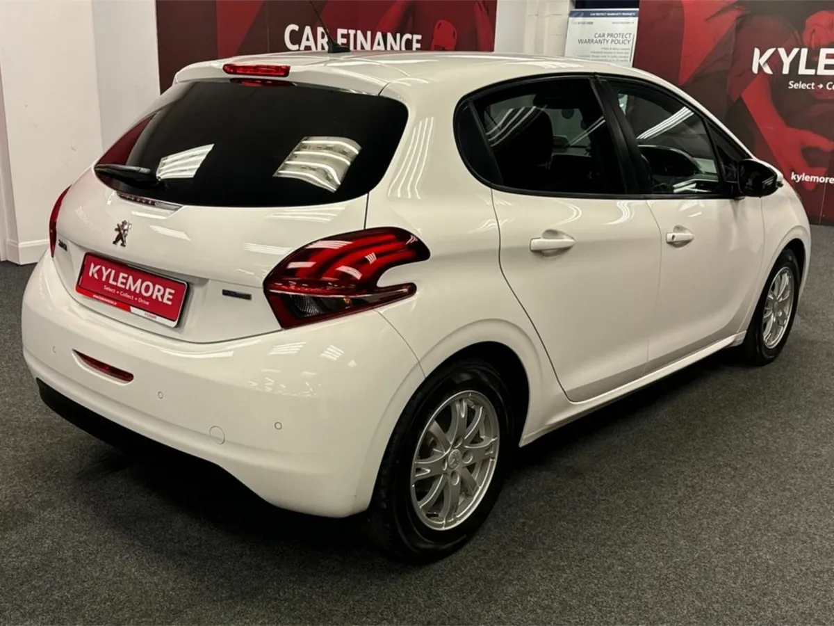 Peugeot 208 1.2 AUTOMATIC - ALLOY WHEELS - REVERSE - Image 3
