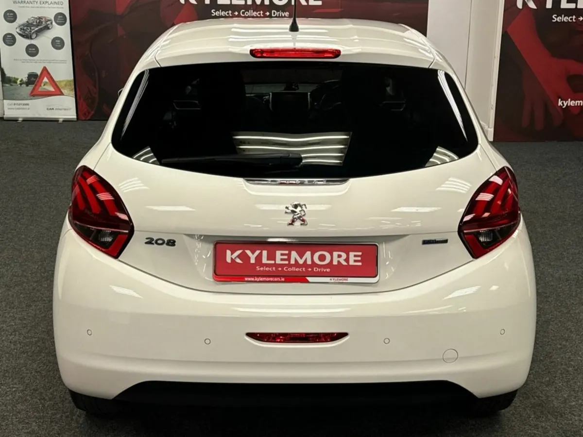 Peugeot 208 1.2 AUTOMATIC - ALLOY WHEELS - REVERSE - Image 4