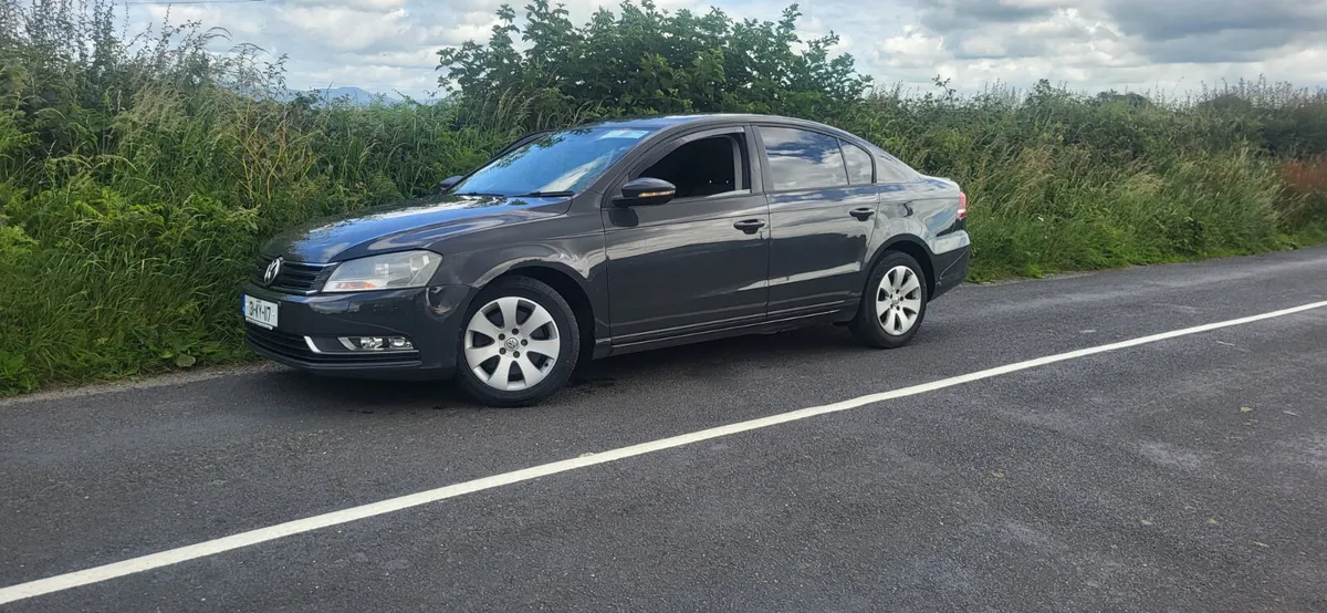 Volkswagen Passat 2013  very clean - Image 3