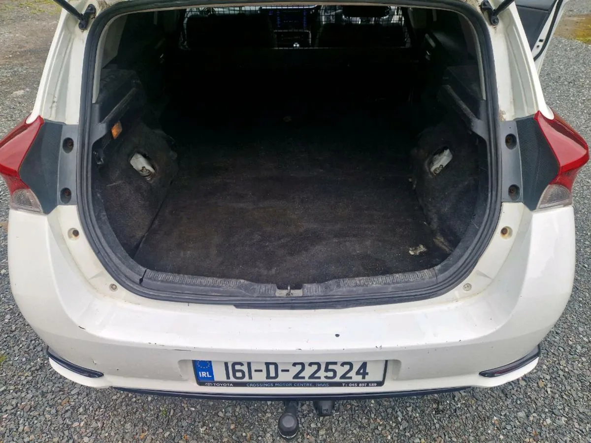 Toyota Auris Van.. - Image 4