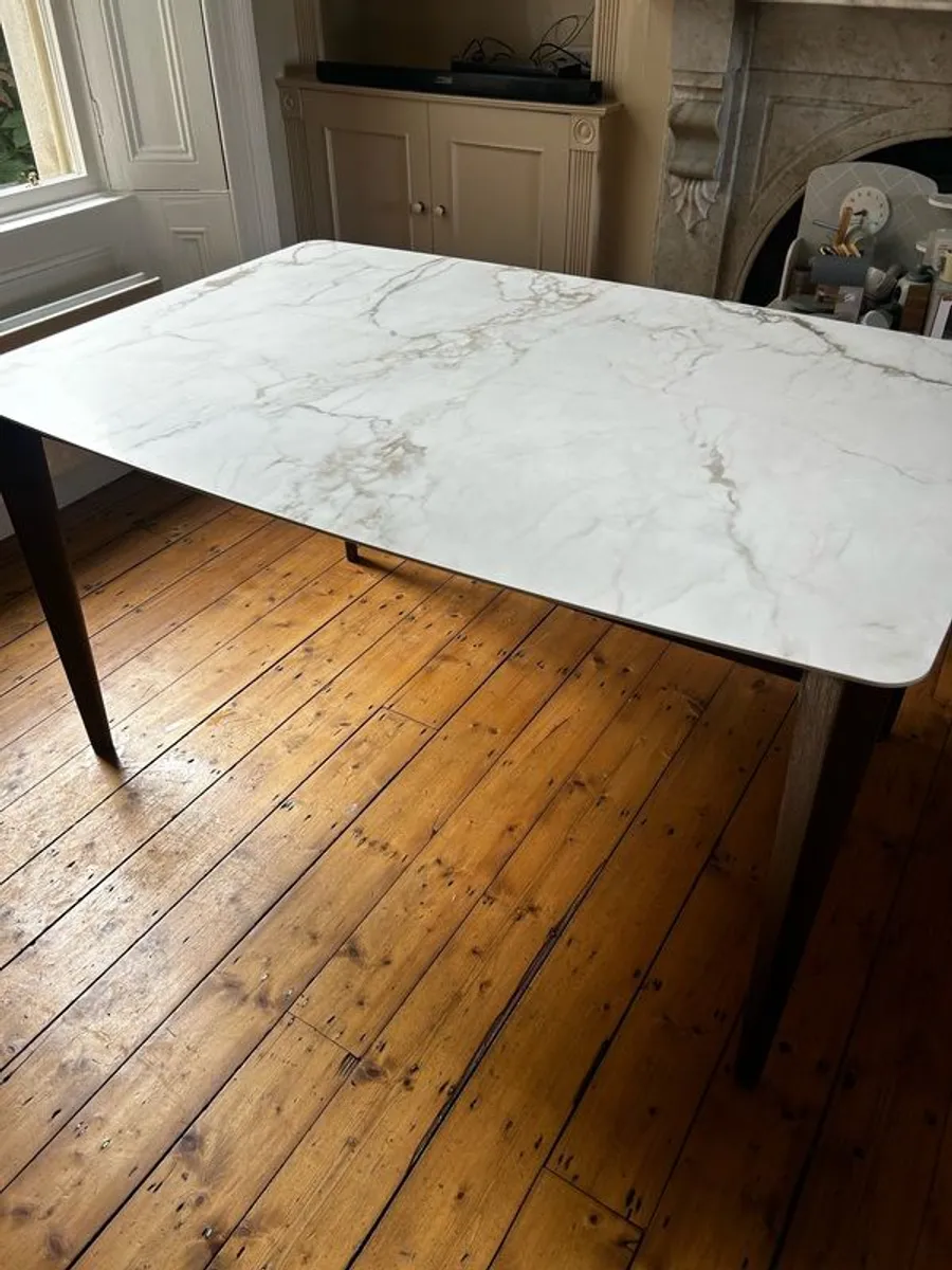 Dining table - Image 2