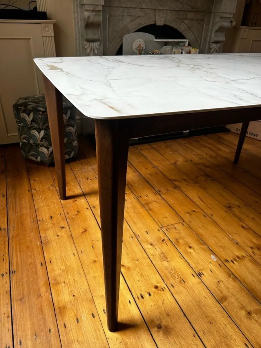 Dining table - Image 4