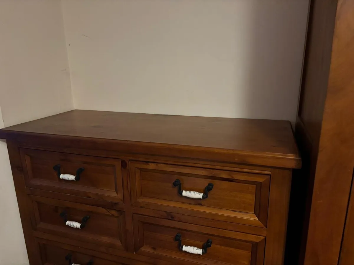 Bed room furniture - Image 3