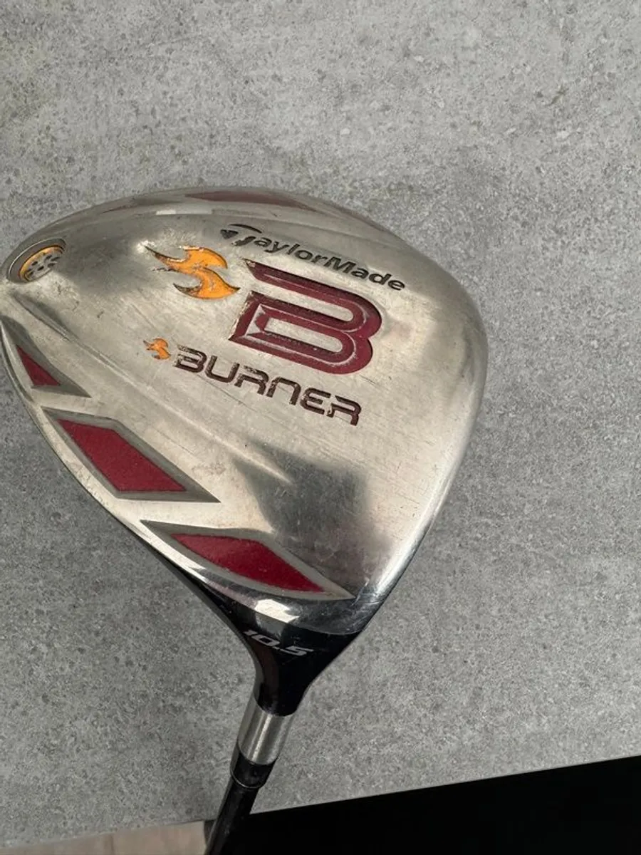 TaylorMade Burner Driver with a regular flex shaft, complete with the original headcover. - Image 1
