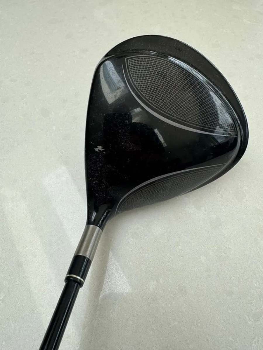 TaylorMade Burner Driver with a regular flex shaft, complete with the original headcover. - Image 2