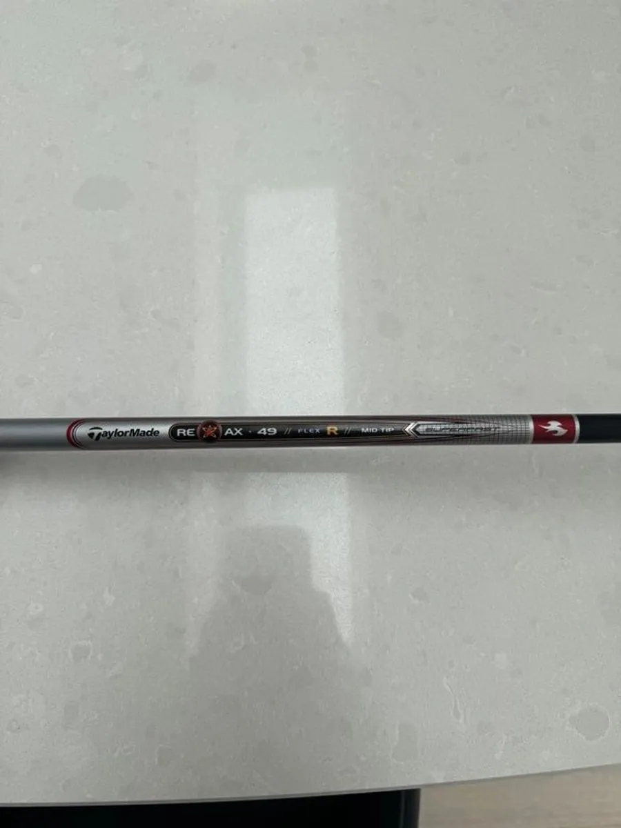 TaylorMade Burner Driver with a regular flex shaft, complete with the original headcover. - Image 3