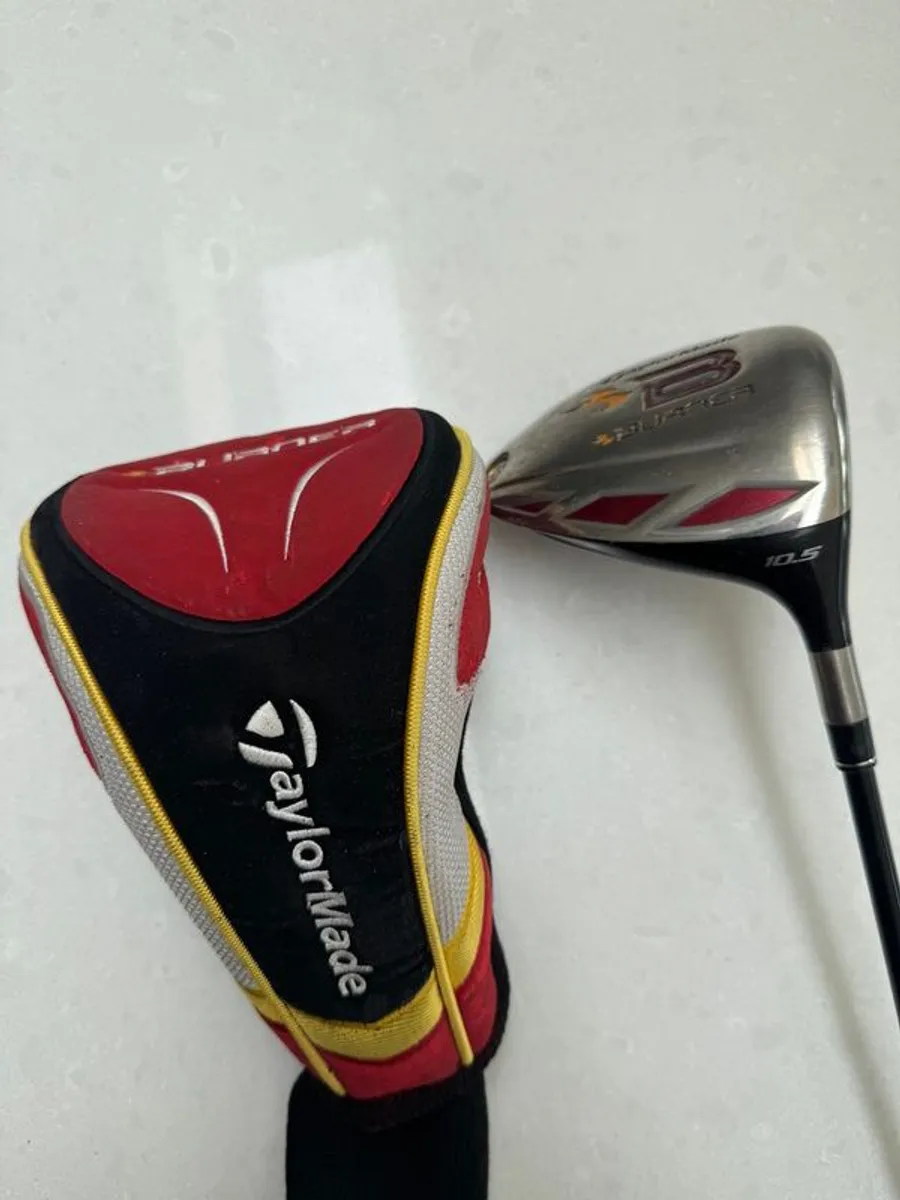 TaylorMade Burner Driver with a regular flex shaft, complete with the original headcover. - Image 4
