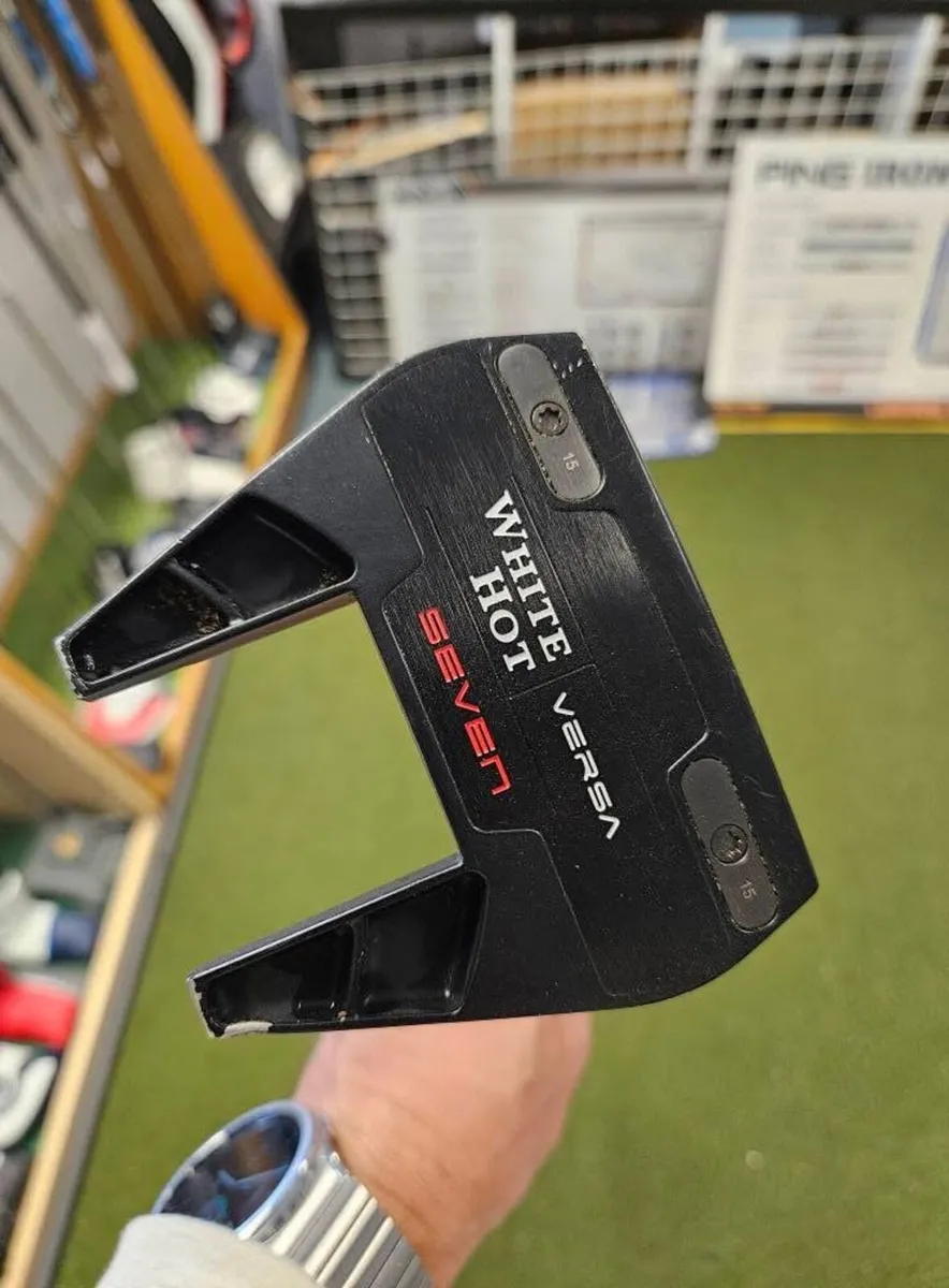 Odyssey White Hot Versa Seven Putter - Image 1