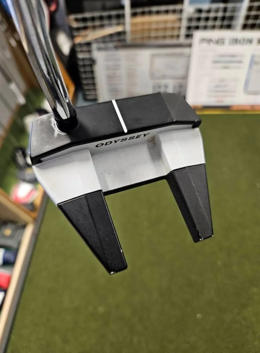 Odyssey White Hot Versa Seven Putter - Image 2