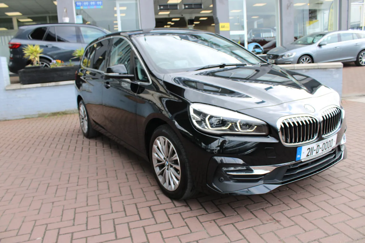 BMW 218D 2.0D SE LUXURY PACK 5DR MPV AUTO 7SEATER - Image 1