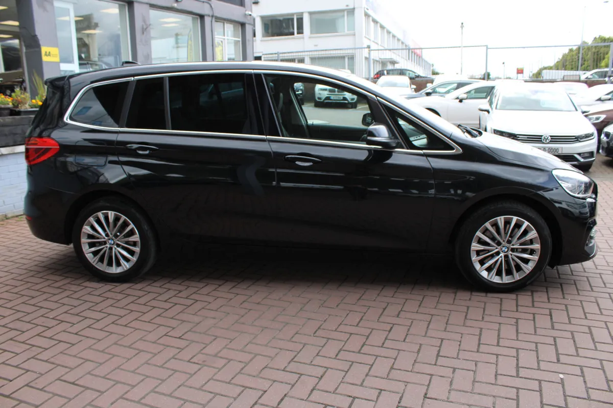BMW 218D 2.0D SE LUXURY PACK 5DR MPV AUTO 7SEATER - Image 3