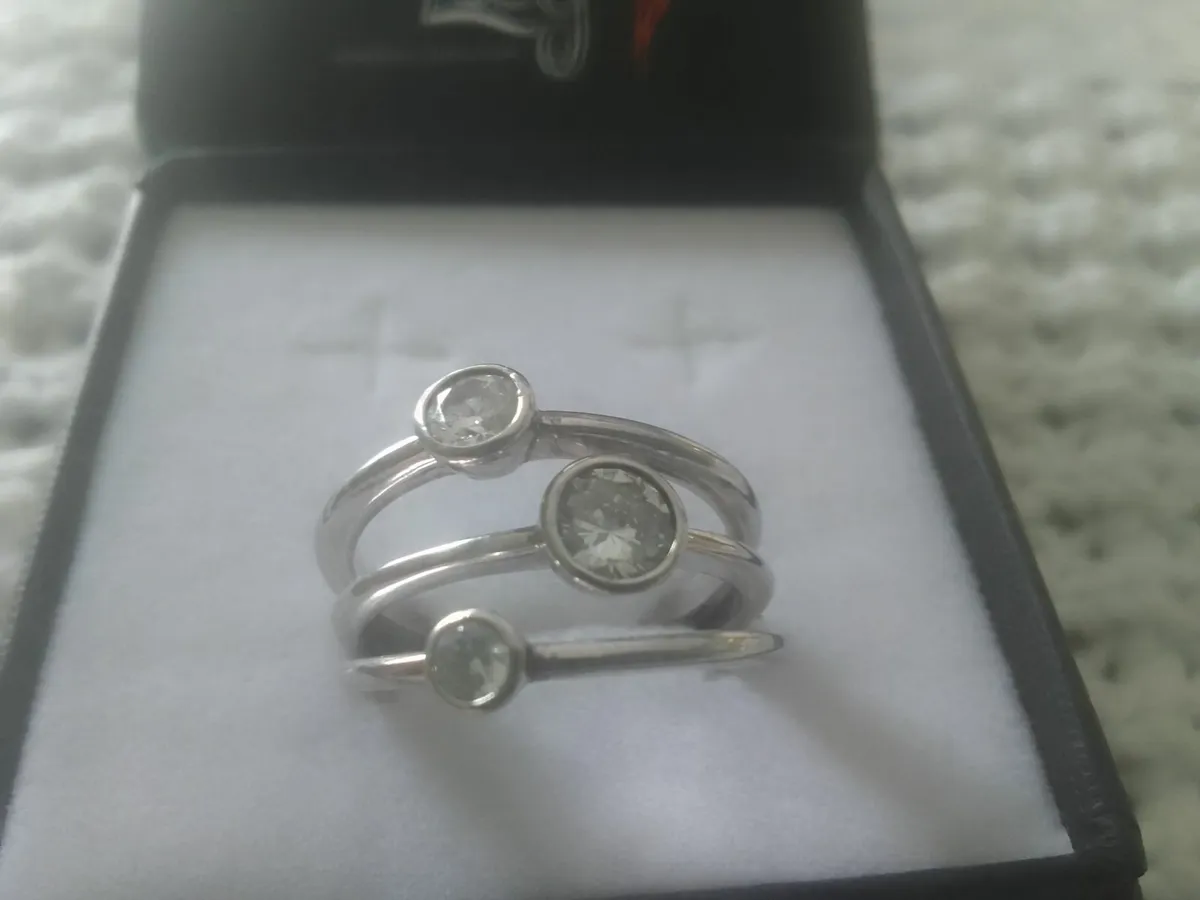 STERLING SILVER ZIRCONIA STACKER RINGS O NEW - Image 4