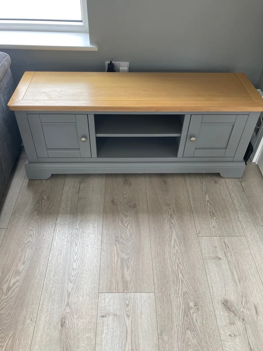 Tv stand - Image 2