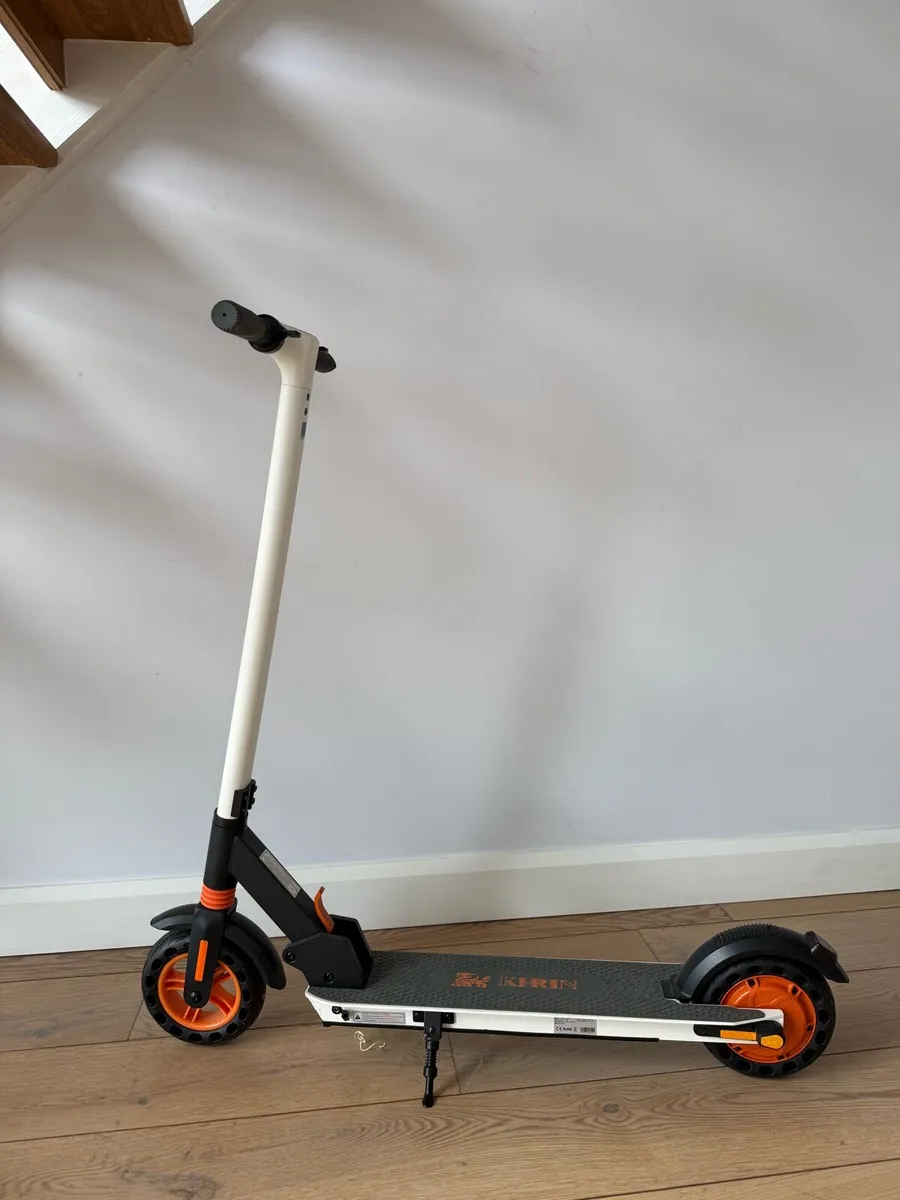 Electric scooter - Image 2