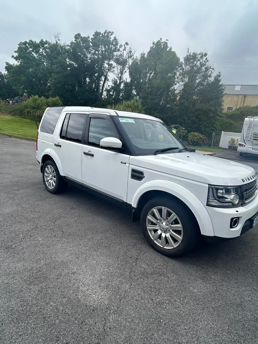Land Rover Discovery 2015 - Image 1