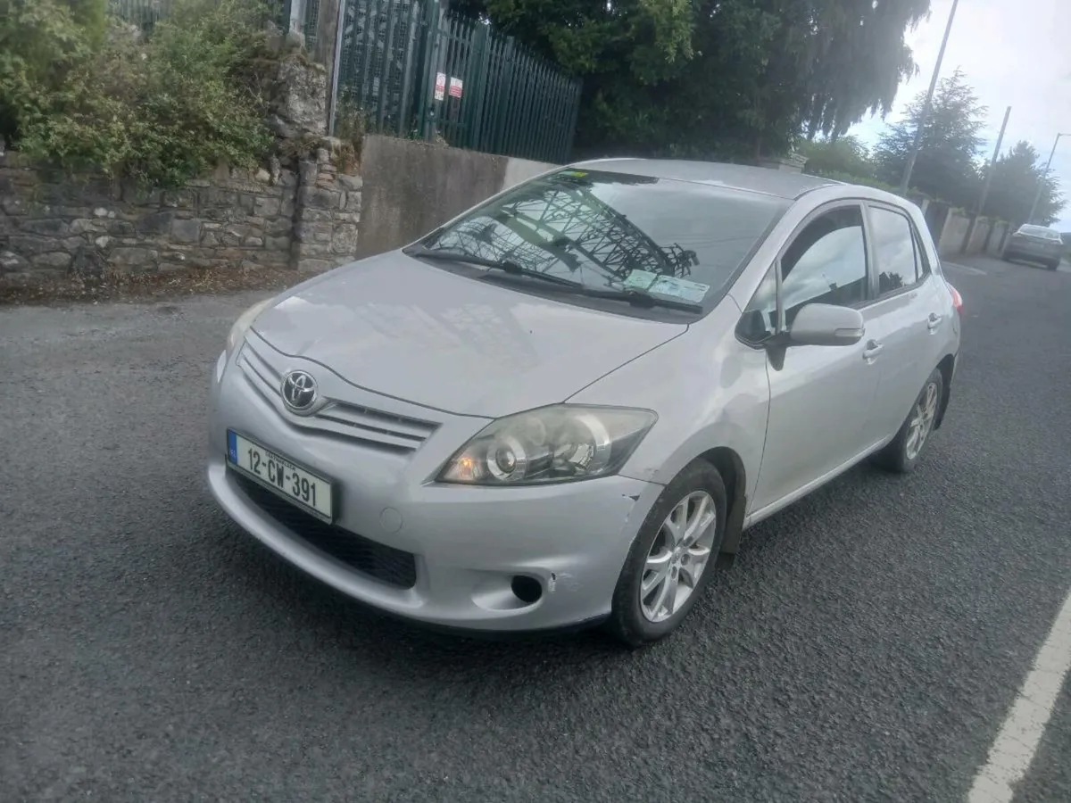 2012 toyota auris 1.4 d4d sport model nct&tax€2250 - Image 2