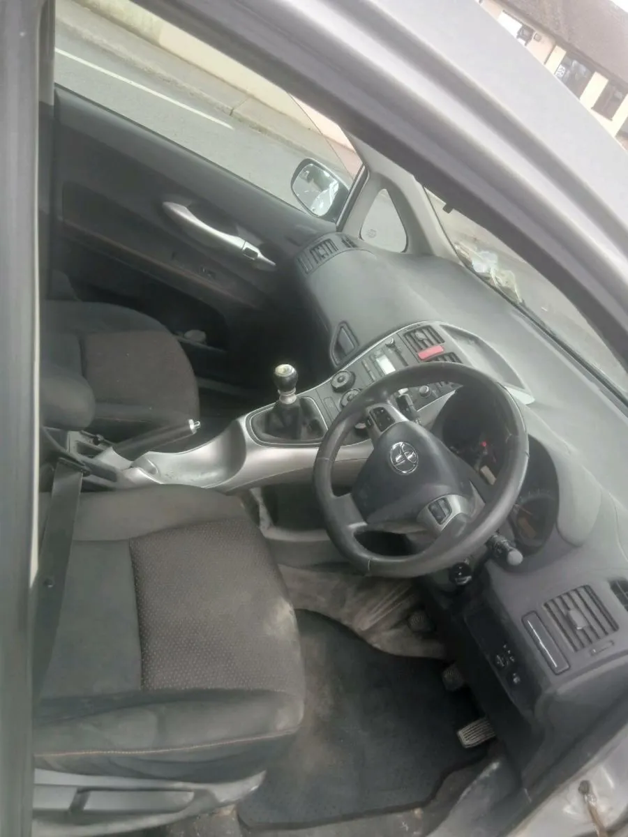 2012 toyota auris 1.4 d4d sport model nct&tax€2250 - Image 4