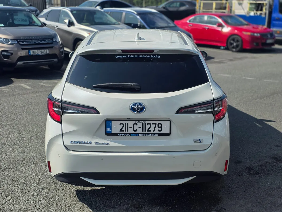 Toyota Corolla Estate Hybrid Automatic 1.8 (211) - Image 4
