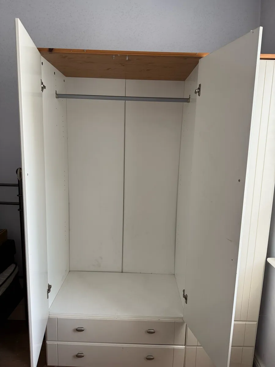 Wardrobe & Chest of drawers - Image 2