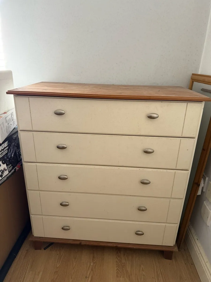 Wardrobe & Chest of drawers - Image 4