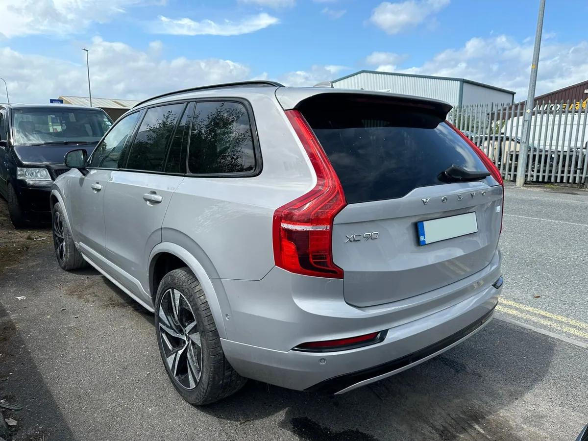 24 VOLVO XC90  2.0 P HYBRID AUTO FOR BREAKING - Image 4
