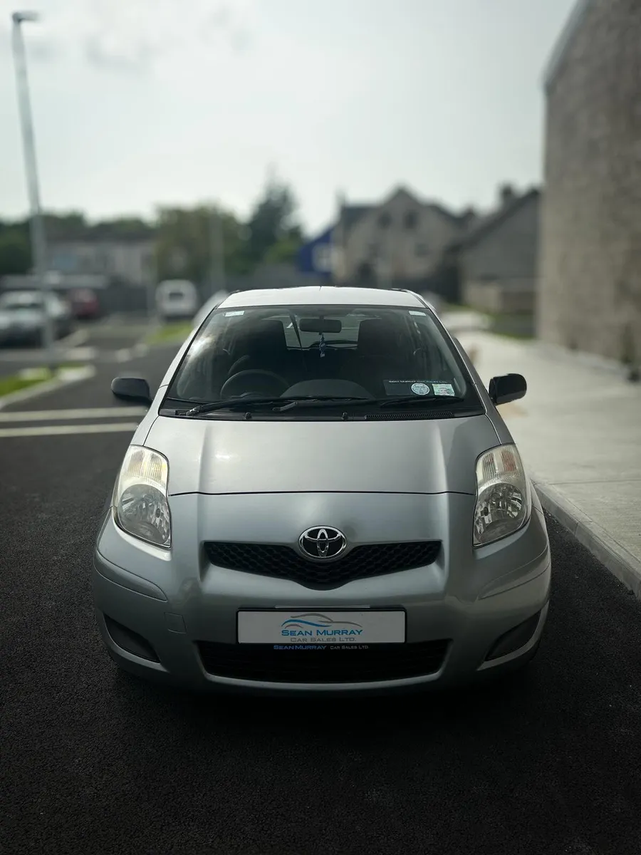 Toyota Yaris 2010 - Image 2